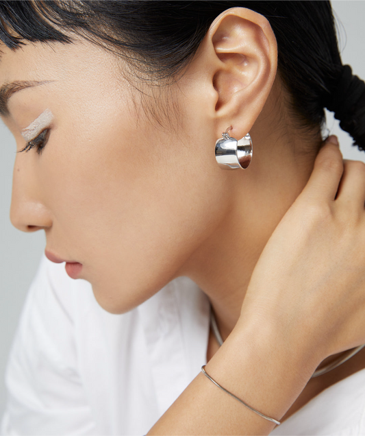 Earring Curious